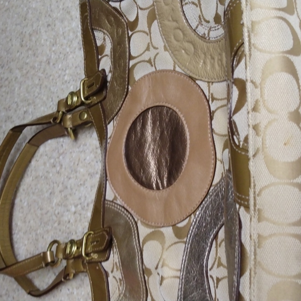 Coach Handbag - Picture 2 of 5